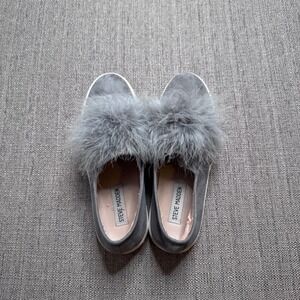 Steve Madden Emily Grey Faux Suede Fur Pom Pom Slip On Sneakers 7.5B